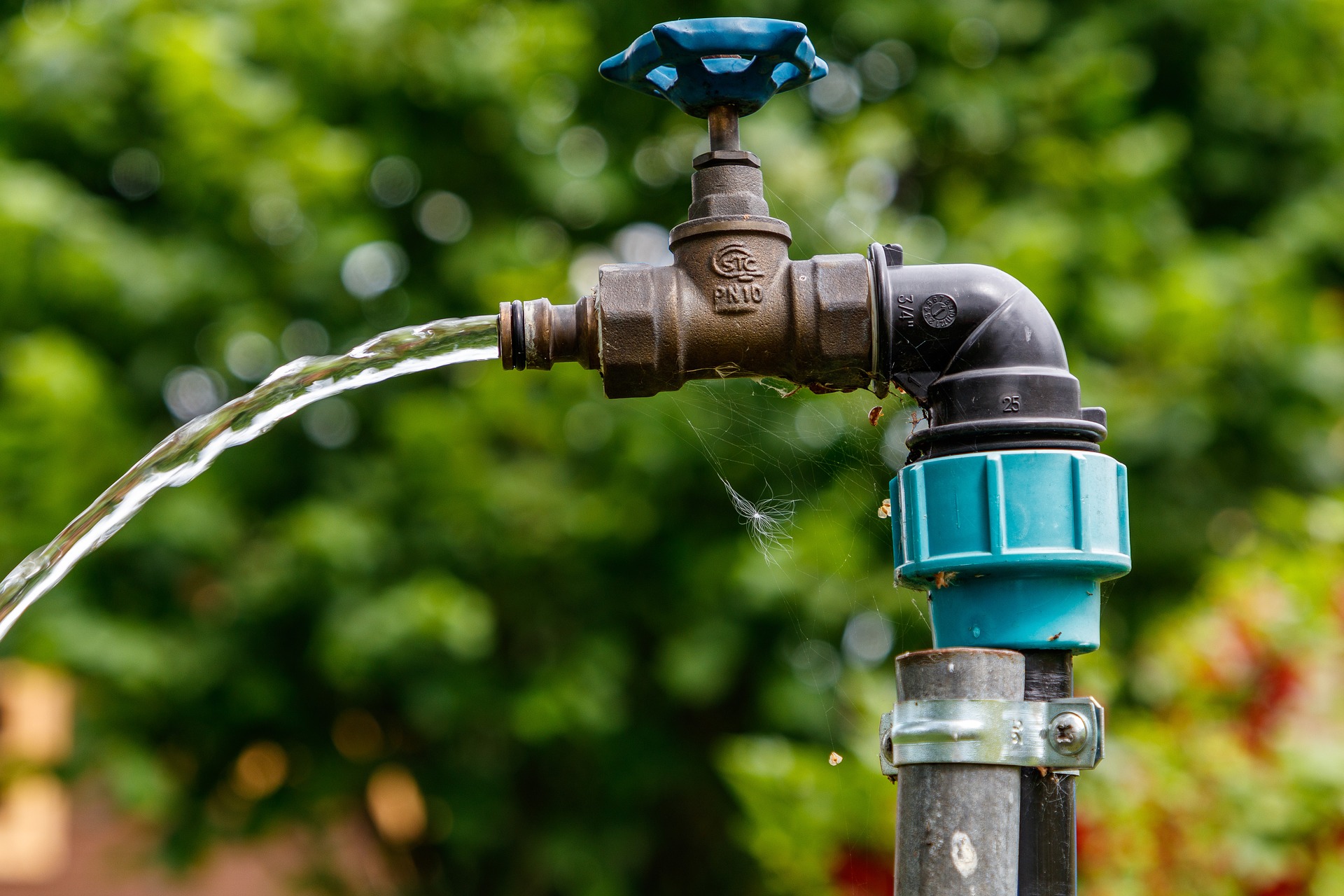 Outdoor Faucet Leaks When Turned On? Here’s Why